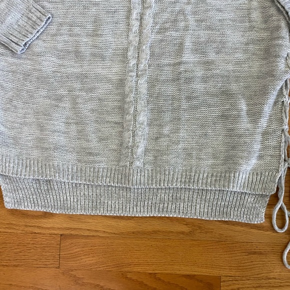 Freshman 1996 Sweater Women’s Medium Gray Knit High Low Hem Ties at Sides Casual - Picture 4 of 8